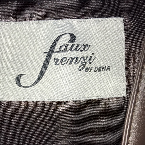 Coat - Picture 2 of 11